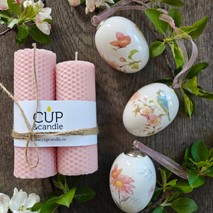 #dePaști. Set cadou cu 2 lumânări roz pudră și 3 ouă de Paști cu print floral