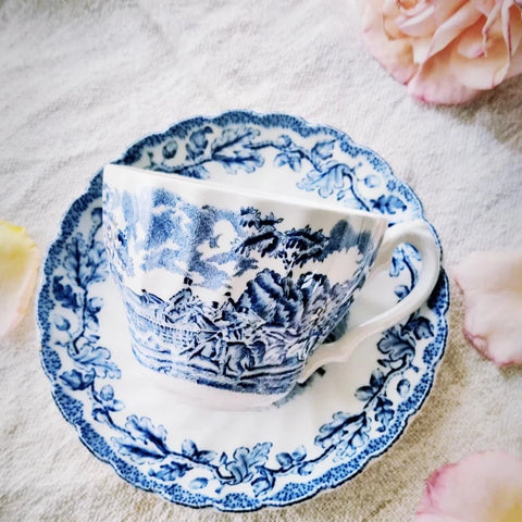 Lumânare Cup & Candle în ceașcă vintage Myott, colecția The Hunter