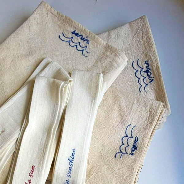 Cearșaf de plajă din pânză, brodat și croșetat manual, Cup & Candle x Mândra Chic