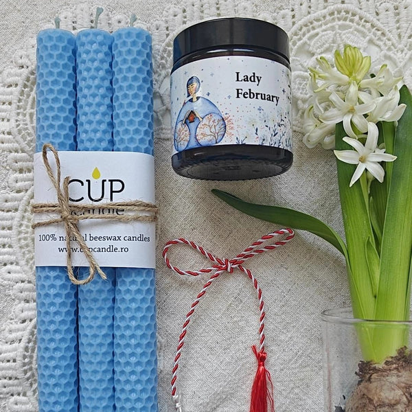 #Cadou. Cutie cadou #LadyFebruary. Lumânare #goodmood și lumânări din ceară de albine azur