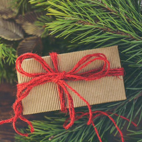 #Surpriza #deCadou. Cutie cu mix secret de lumânări și alte produse de la Cup & Candle