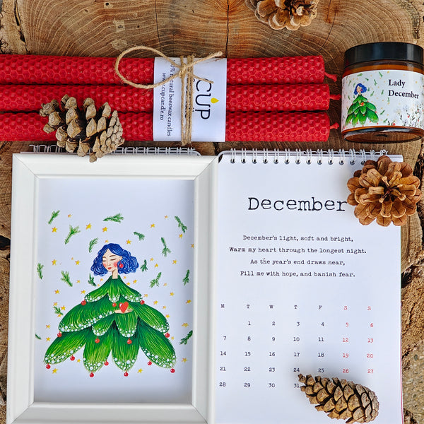 Pachet #de Crăciun: calendar Andreea Molocea x Cup & Candle, lumânare #LadyDecember și 3 lumânări din ceară de albine roșie